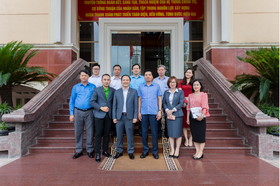 Trường Đại học Kinh tế cùng Quận ủy Thanh Xuân hợp tác đẩy mạnh đào tạo nguồn nhân lực